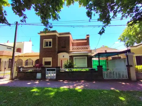 Casa en Venta en Alberdi, USD 195.000