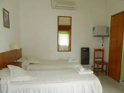Oficina 9 ambientes con 7 baños