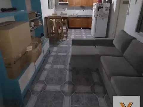 Casa Multifamiliar en venta - 6 Dormitorios 4 Baños - 209Mts2 - Merlo
