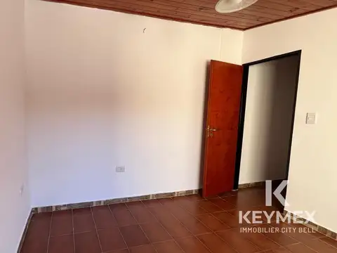 Depto Tipo Casa en Alquiler con 1 cocheras