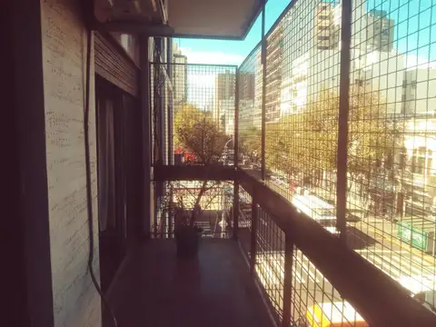 Departamento 3 amb. al frente balcon corrido, luminoso  Balvanera