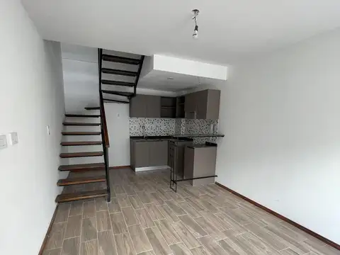 Depto Tipo Casa 3 ambientes con 1 baño