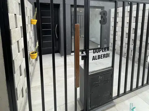Depto Tipo Casa en Alquiler de 3 ambientes
