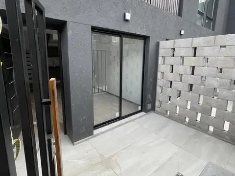 Depto Tipo Casa en Alquiler en Rosario, $ 700.000