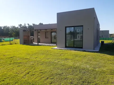 Muy linda casa en Venta en club de Campo Manuel Belgrano