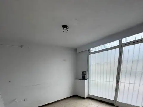 LOCAL COMERCIAL EN ALQUILER - PERU 690 - YERBA BUENA