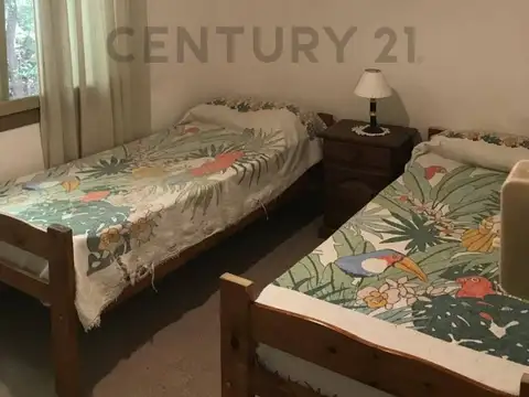 Casa c/gran patio, Pileta y Asador – Próxima a Balneario (Mina Clavero)