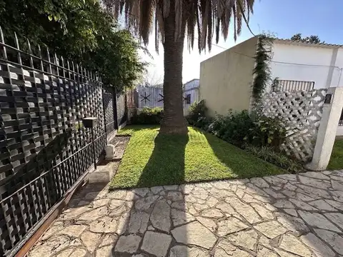 Casa 7 ambientes con 3 baños