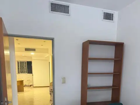 Oficina 7 ambientes con 2 baños