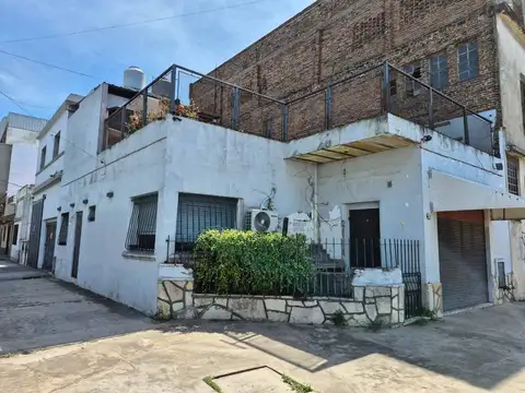 CASA 5 AMBIENTES CON COCHERAS PATIO, TERRAZA