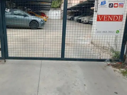 VENDO COCHERA EN B° ALBERDI, SOBRE CALLE SANTA ROSA 1800