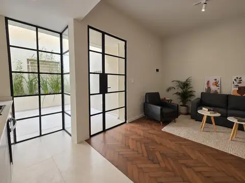 Venta PH 2 ambientes con patio Impecable
