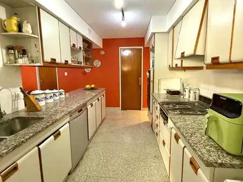 Casa 4 ambientes con 3 baños