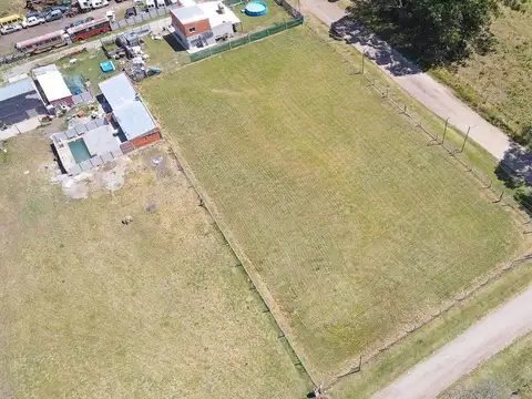 GRAN LOTE en esquina Villa Leonor