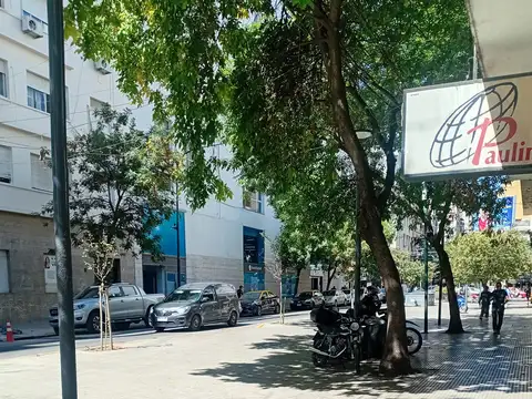 Larrea 100, Piso PB
