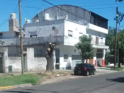 CARLOS CASARES 4200