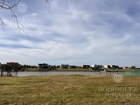 Terreno en Venta de 903,0 m2