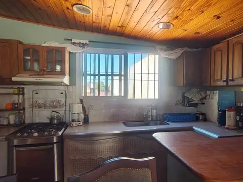 Casa 7 ambientes con 4 baños