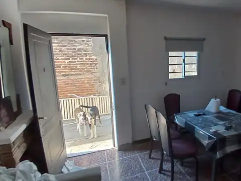 Casa 5 ambientes con 2 baños