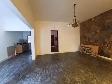 Casa 3 ambientes con 1 baño