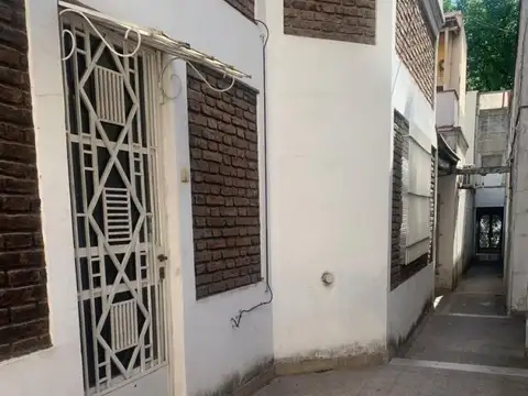 THOMPSON 700, Piso PB