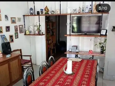 Casa 5 ambientes con 1 baño