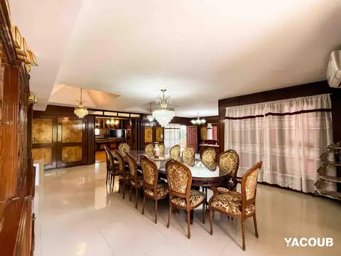 Casa en venta - 5 Dormitorios 7 Baños - Cochera - 1.150Mts2 - Ringuelet 