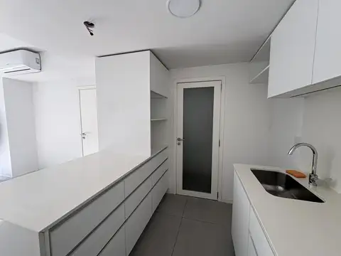 Casa en Alquiler con 1 cochera