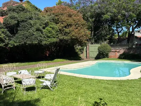 Casa en Venta con 6 cocheras