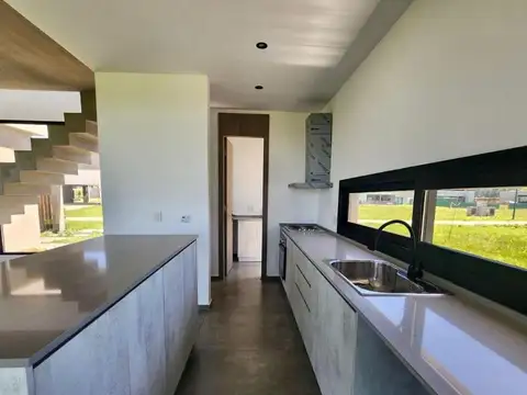Casa en Venta en Countries y Barrios Cerrados en Ezeiza, USD 250.000