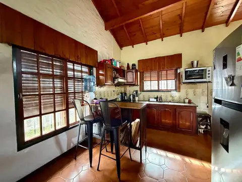 Casa en Venta con 2 cocheras