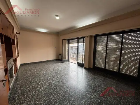 Departamento en Alquiler en Lomas del Mirador, $ 111