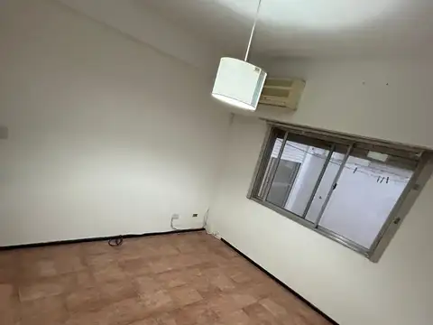 Departamento en Alquiler en Villa Ballester, $ 550.000