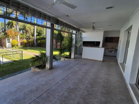 Casa 3 dormitorios y pileta en Parque Golf Club con hermosa vista!