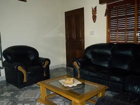 Casa y Departamento en Venta en Castelli 1696. B° El Destino