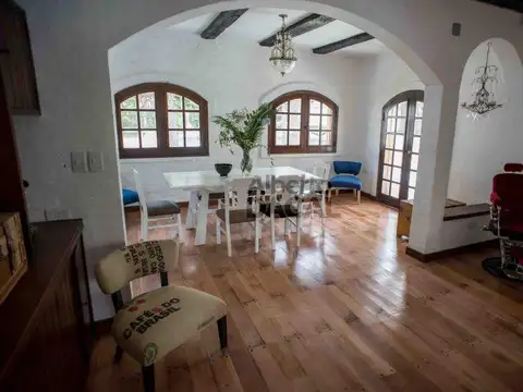 Casa en Venta en Villa Elisa, USD 470.000