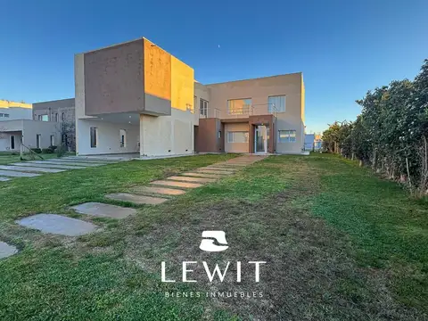 Casa en Alquiler en Neuquen, $ 6.000.000