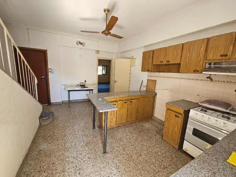 Casa 6 ambientes con 3 baños