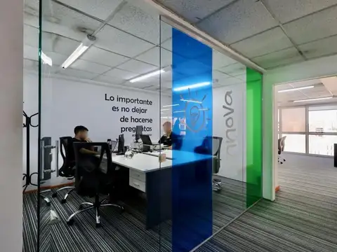 Oficina 6 ambientes con 4 baños
