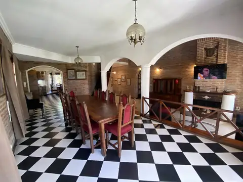 Casa en Alquiler de 4 dormitorios