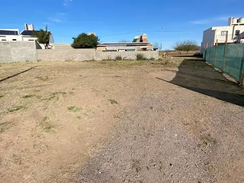 LOTE en Valle Cercano El Recreo 258m2 Apto Duplex