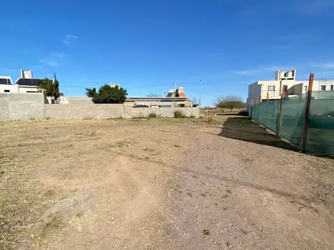 LOTE en Valle Cercano El Recreo 258m2 Apto Duplex