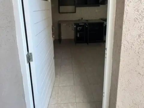 Depto Tipo Casa en Alquiler en Villa Primera, $ 650.000