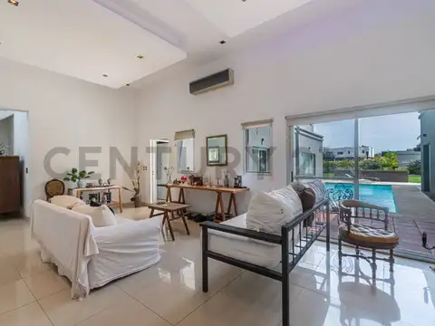 Casa 7 ambientes con 4 baños