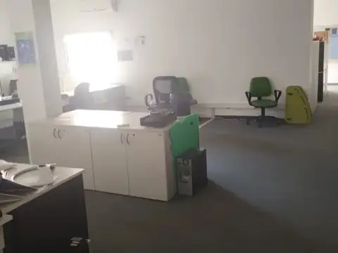 Oficina en Alquiler en Belgrano Chico, $ 750.000