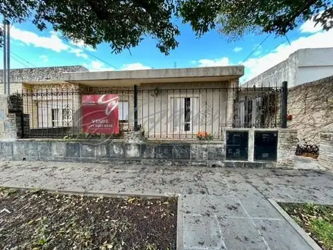Casa 5 ambientes con 1 baño