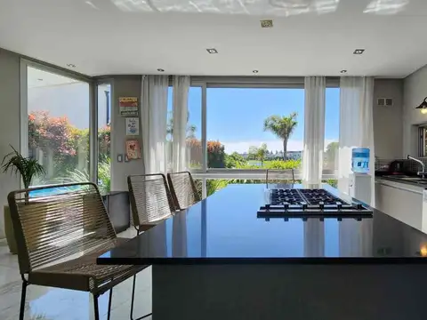 Casa en Venta en Los Troncos, USD 690.000