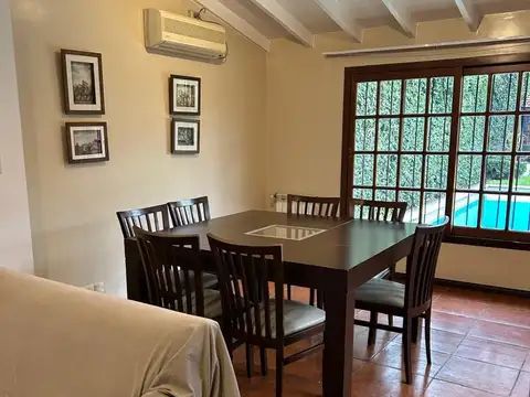 Casa 5 ambientes en venta en Castelar