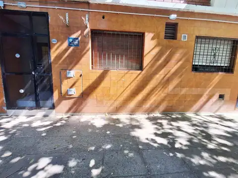 VENTA PH MONOAMBIENTE AL FRENTE MATADEROS