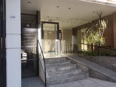 Semipiso de 2 Amb. AL FRENTE CON BALCON